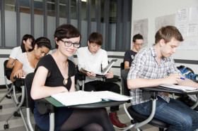 Студенты программы  Foundation University of Toronto на занятиях