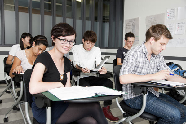 Студенты программы  Foundation University of Toronto на занятиях