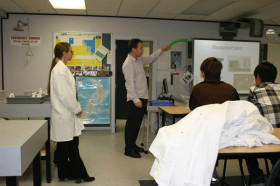 На уроке химии