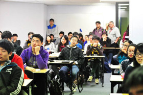 Студенты University of Auckland Foundation Program на занятиях