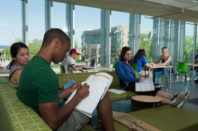 Общая комната для студентов INTO Colorado State University