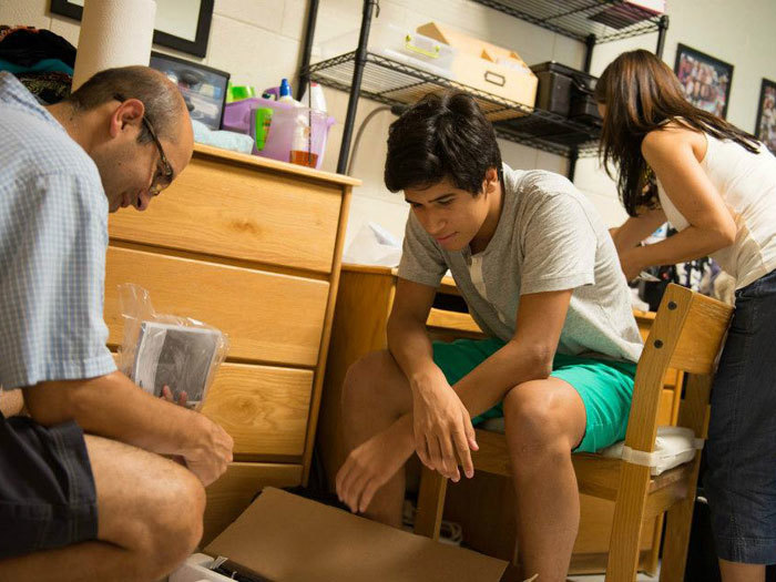 Жилая комната для студентов подготовительной программы James Madison University