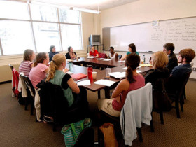 Студенты подготовительных курсов ONCAMPUS Boston на занятиях