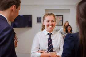 Студенты St George's School на занятиях