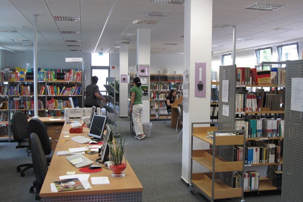 Библиотека в CJD Jugenddorf Christophorusschule Braunschweig