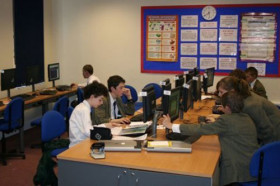 Студенты St. Edmund’s College на занятиях