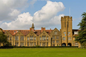 Здание Sherborne School