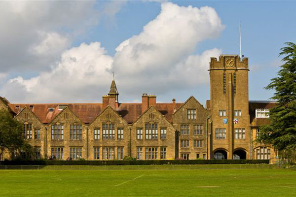 Здание Sherborne School