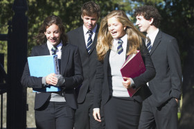 Студенты Sevenoaks School