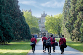 Студенты Bearwood College