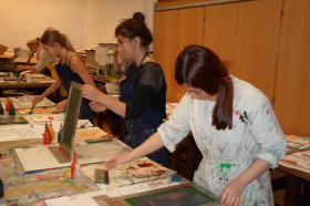 На занятиях живописью