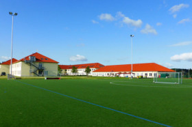 Спортивная площадка в St. George's School