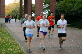 Студенты подготовительных курсов Oregon State University занимаются бегом