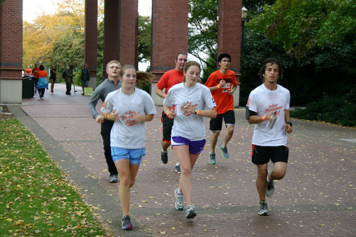 Студенты подготовительных курсов Oregon State University занимаются бегом