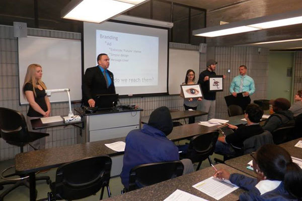 Занятия в University of Massachusetts Dartmouth