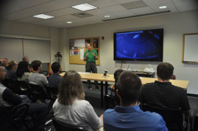 Студенты подготовительных курсов University of Massachusetts Dartmouth на занятиях