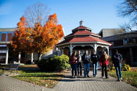 Студенты подготовительных курсов University of Massachusetts Lowell