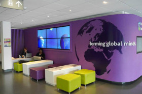 Холл в University College Dublin