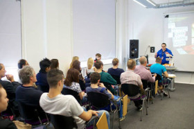 Студенты подготовительных курсов City University London на занятиях