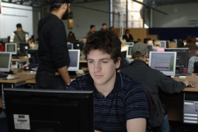 Студенты подготовительных курсов Edinburgh Napier University на занятиях