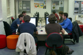 Студенты подготовительной программы Kingston University на занятиях