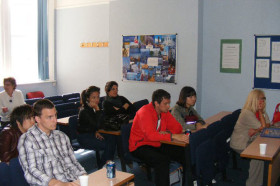 Студенты подготовительной программы MLS International College на занятиях