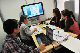 Студенты подготовительной программы University of East Anglia на занятиях