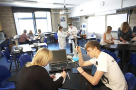 Студенты подготовительной программы University of East Anglia на занятиях