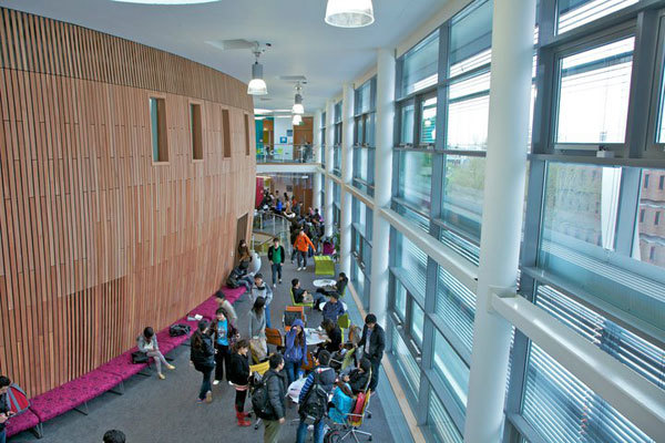 Холл в University of Exeter