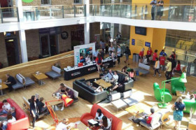 Холл в University of Leicester