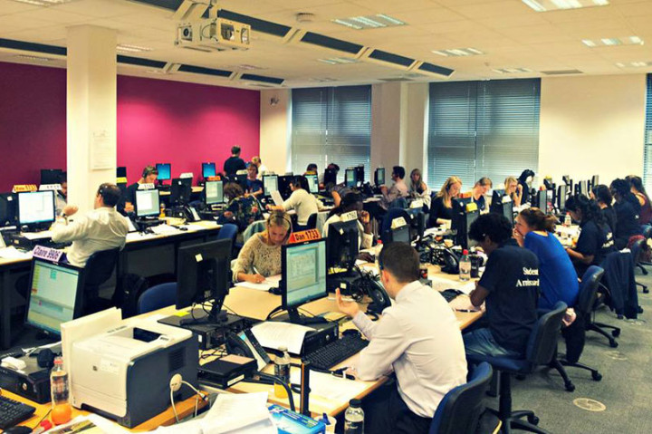 Студенты подготовительной программы University of Surrey на занятиях