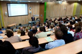 Студенты подготовительной программы University of Sussex на занятиях