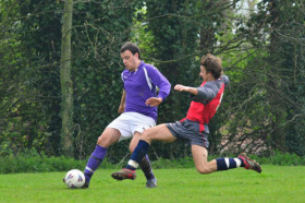 Студенты подготовительной программы University of Sussex играют в футбол