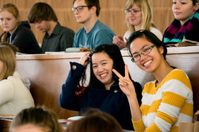 Студенты Карлова университета на занятиях