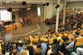 Студенты Высшей школы экономики на занятиях