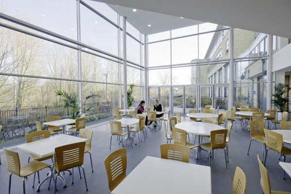 Кафе в Anglia Ruskin University Кембридж