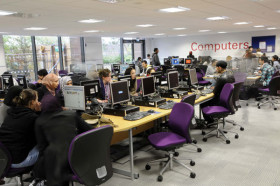 Студенты Aston University на занятиях