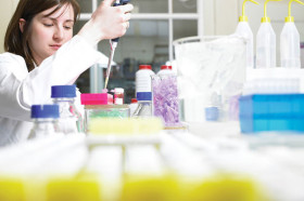 В лаборатории