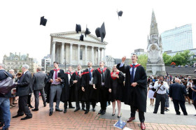 Выпускники Aston University