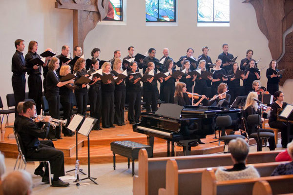 Выступление хора университета