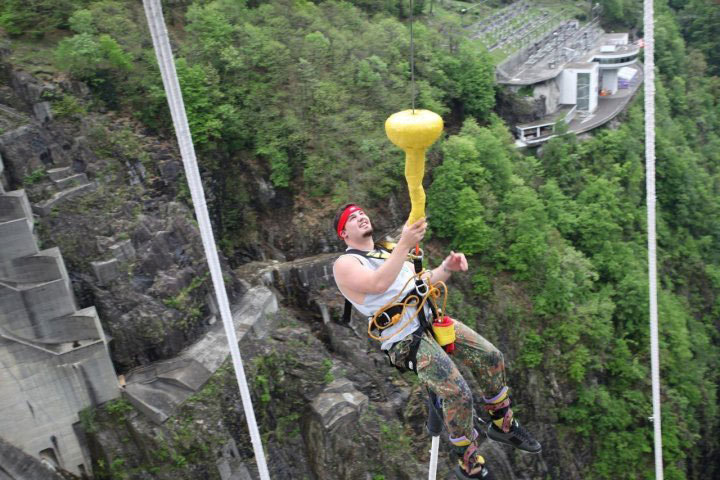 Студенты Cesar Ritz Colleges Switzerland занимаются альпинизмом