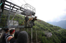 Студенты Cesar Ritz Colleges Switzerland занимаются альпинизмом