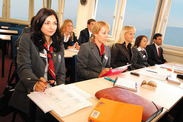 Студенты Hotel Institute Montreux на занятиях