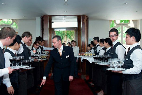 Студенты Hotel Institute Montreux на занятиях