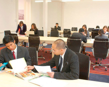 Студенты Swiss Hotel Management School на занятиях