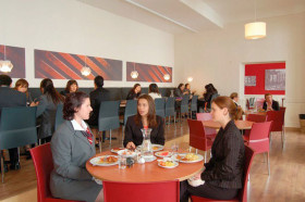 Обед в Swiss Hotel Management School