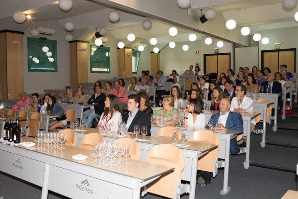 Студенты Les Roches School of Hotel Management на занятиях