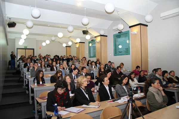 Студенты Les Roches School of Hotel Management на занятиях