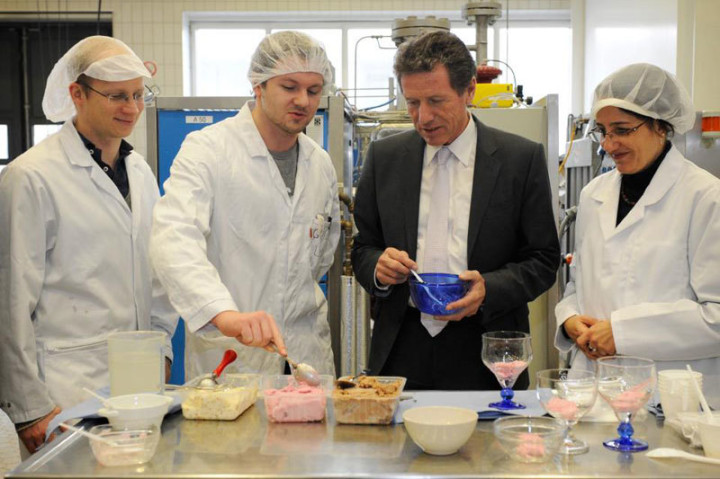 Студенты Университета агрокультуры на занятиях