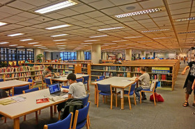 В библиотеке